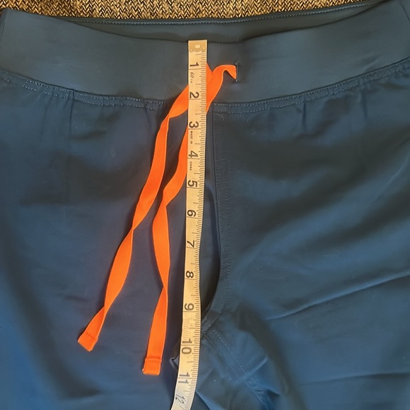 FIGS LIKE NEW Technical Collection scrub bottoms S - Picture 4 of 7